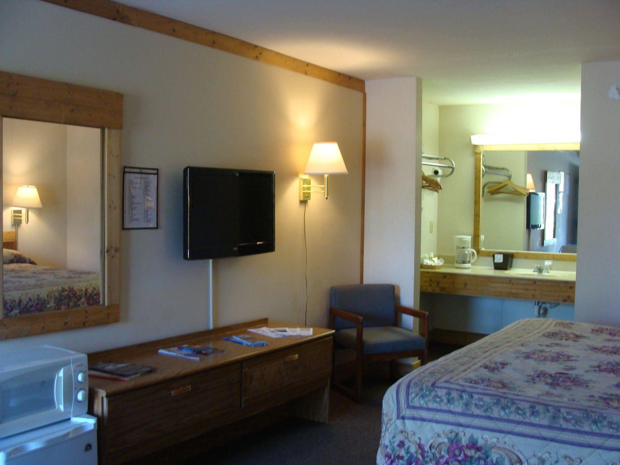 Chatuge Mountain Inn Elf ภายนอก รูปภาพ
